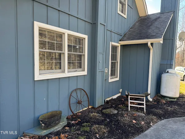 $144,500 | 9629 Meade Fork Road, Pound, VA 24279