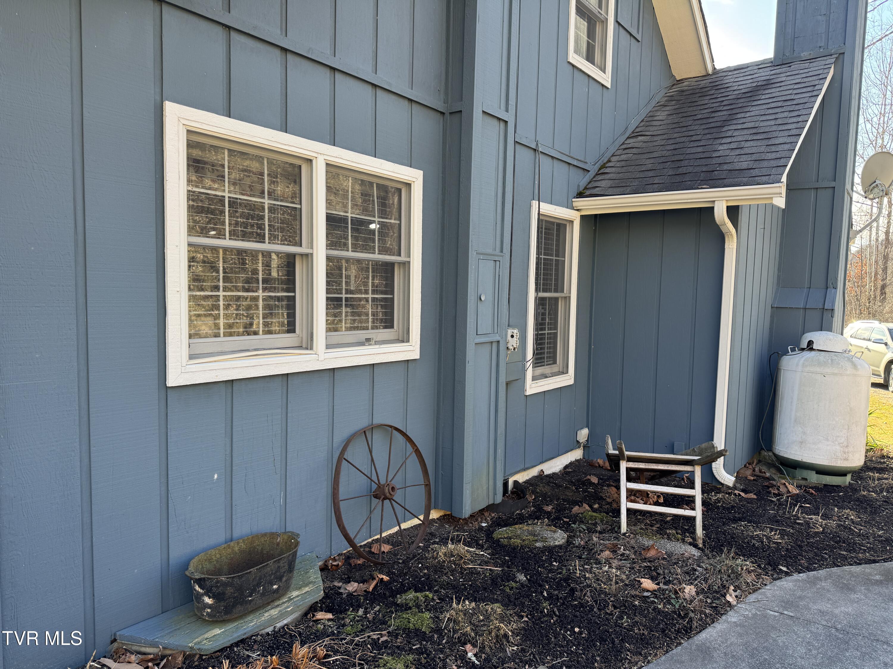 9629 Meade Fork Road Pound, VA 24279 - Photo 23 of 27 IMG_5447