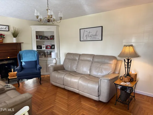 $144,500 | 9629 Meade Fork Road, Pound, VA 24279