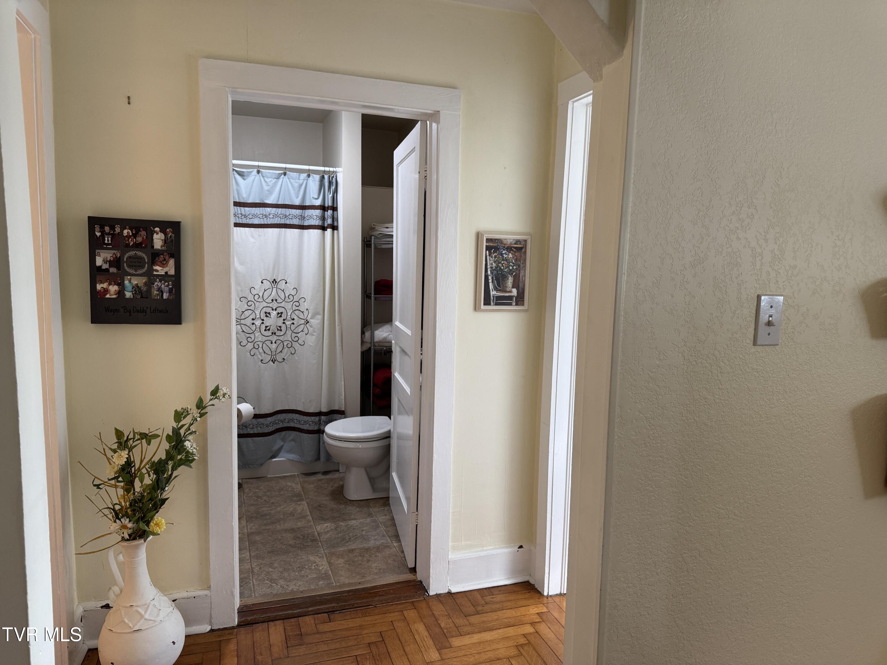 9629 Meade Fork Road Pound, VA 24279 - Photo 5 of 27 IMG_5433