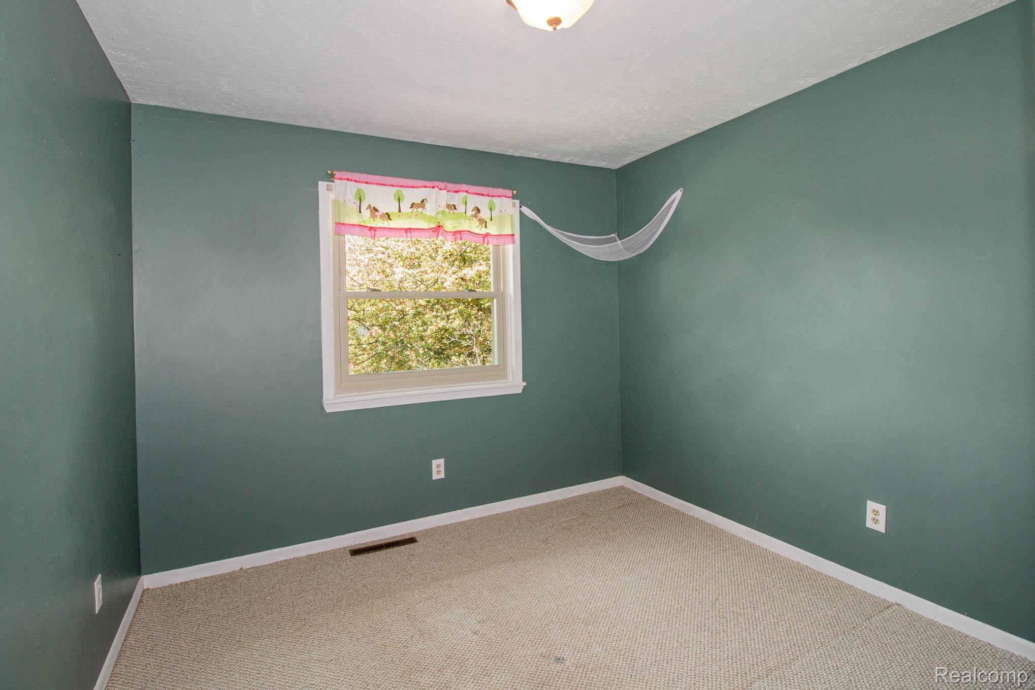 9955 Mason Road Fowlerville, MI 48836 - Photo 12 of 27 IMG_9653-Edit.jpg