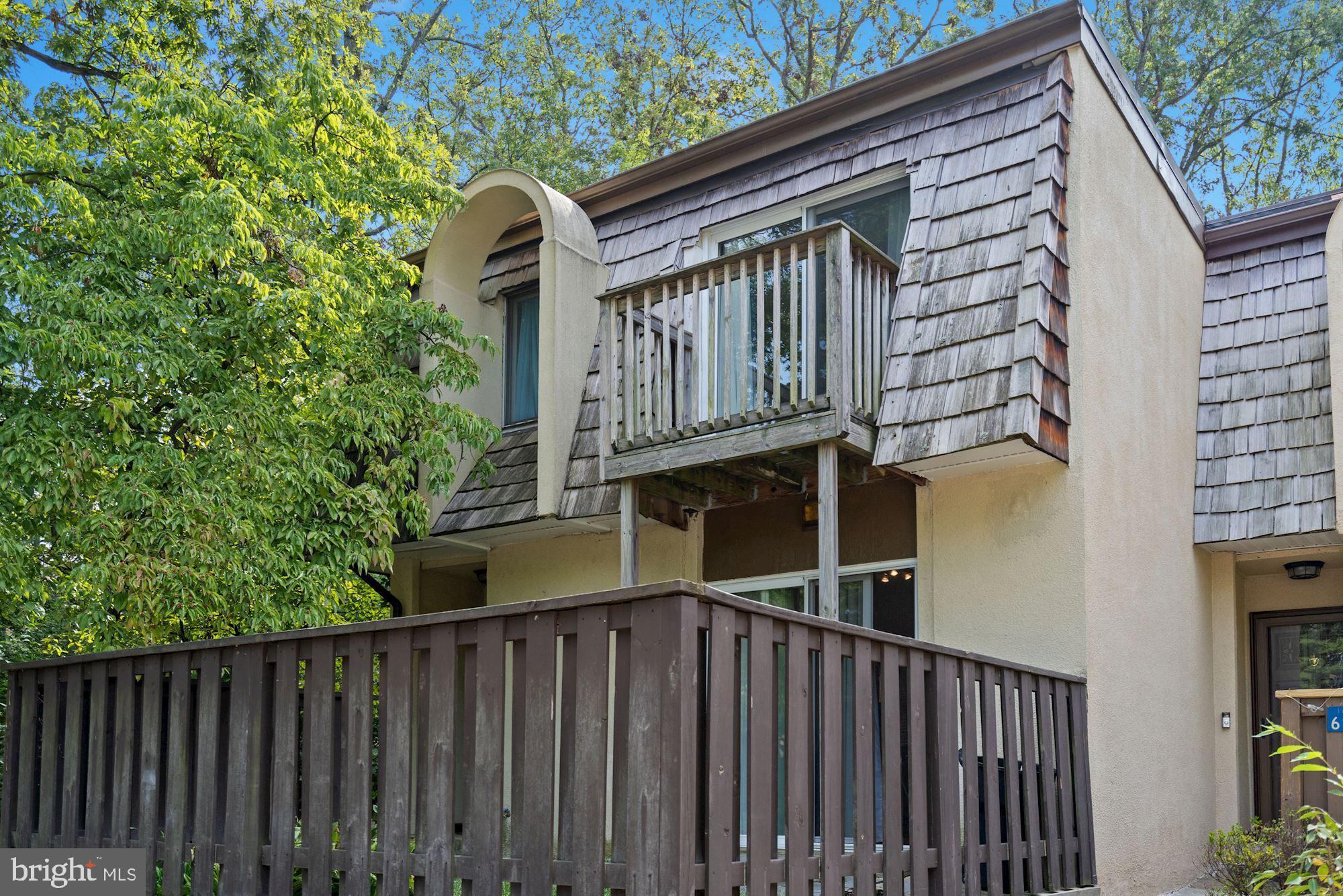 1671 Valencia Way Reston, VA 20190 - Photo 3 of 49