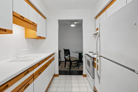 $148,500 | 1250 Wisconsin Street, Unit 209B, Lake Geneva, WI 53147