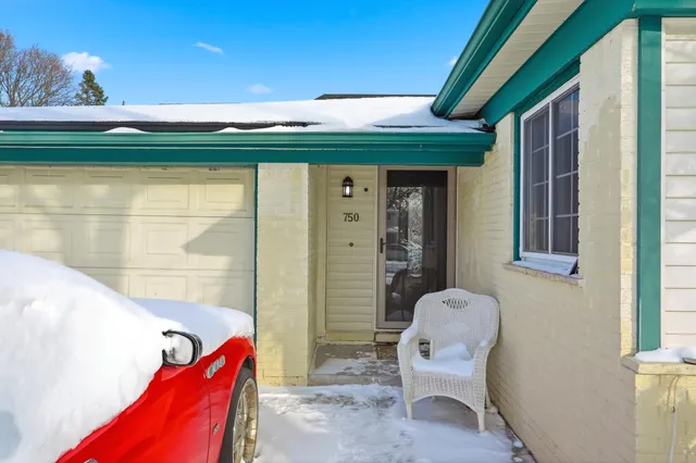 $319,900 | 750 Southampton Court, Auburn Hills, MI 48326