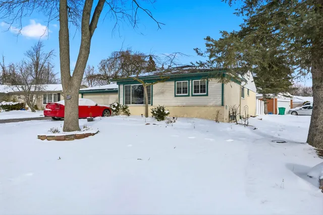 $319,900 | 750 Southampton Court, Auburn Hills, MI 48326