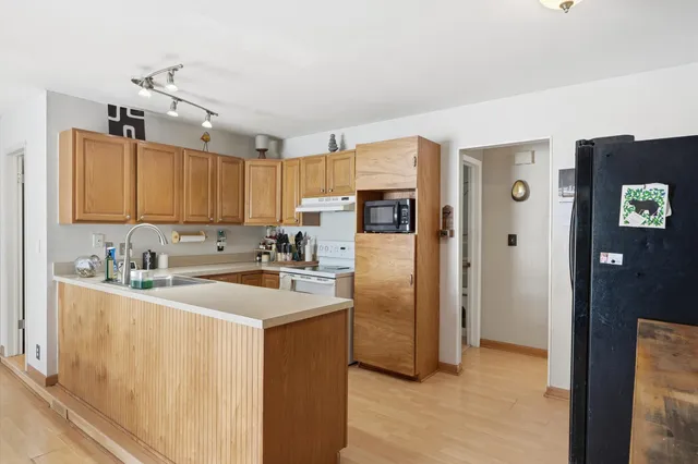 $319,900 | 750 Southampton Court, Auburn Hills, MI 48326