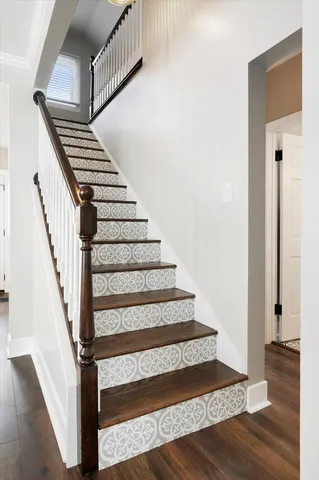 $695,000 | 272 North Willow Road, Elmhurst, IL 60126