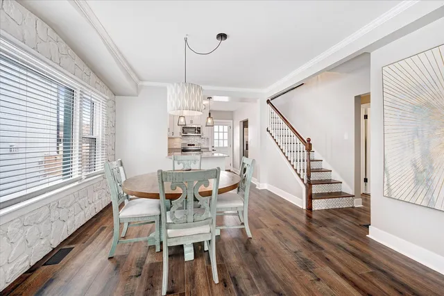 $695,000 | 272 North Willow Road, Elmhurst, IL 60126