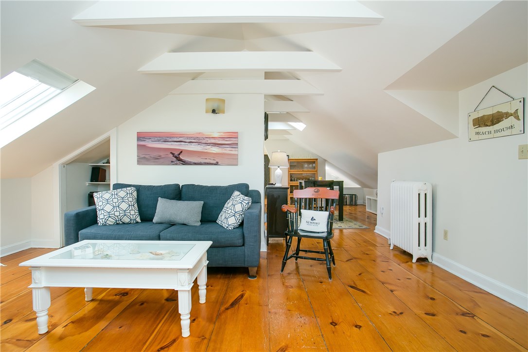 42 Kay Street, Unit 5 Newport, RI 02840 - Photo 11 of 34 Lots of details to the ceiling lines.