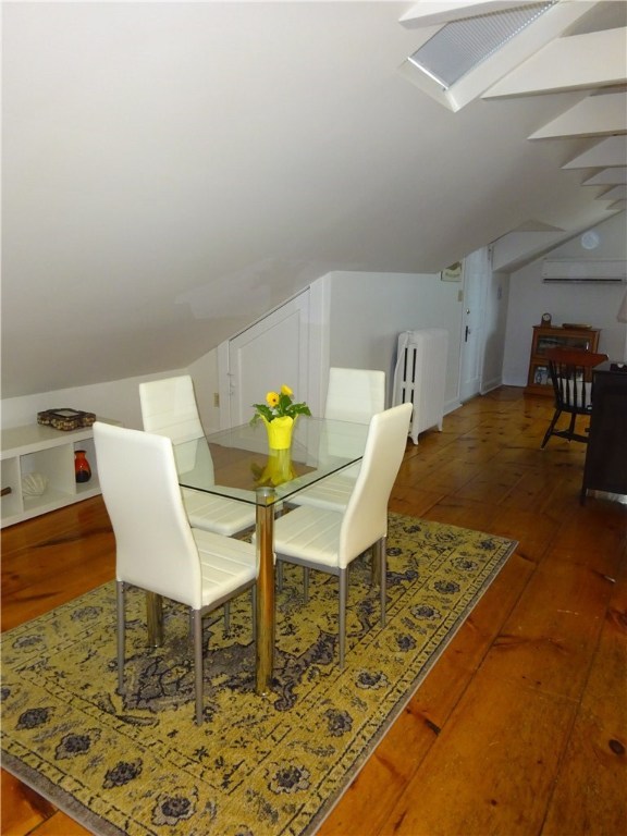 42 Kay Street, Unit 5 Newport, RI 02840 - Photo 13 of 34 Dining Area.
