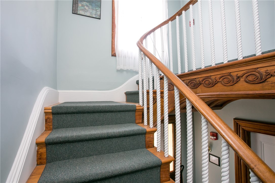 42 Kay Street, Unit 5 Newport, RI 02840 - Photo 5 of 34 Carrying items up the stairs is easier with this wide open staircase.