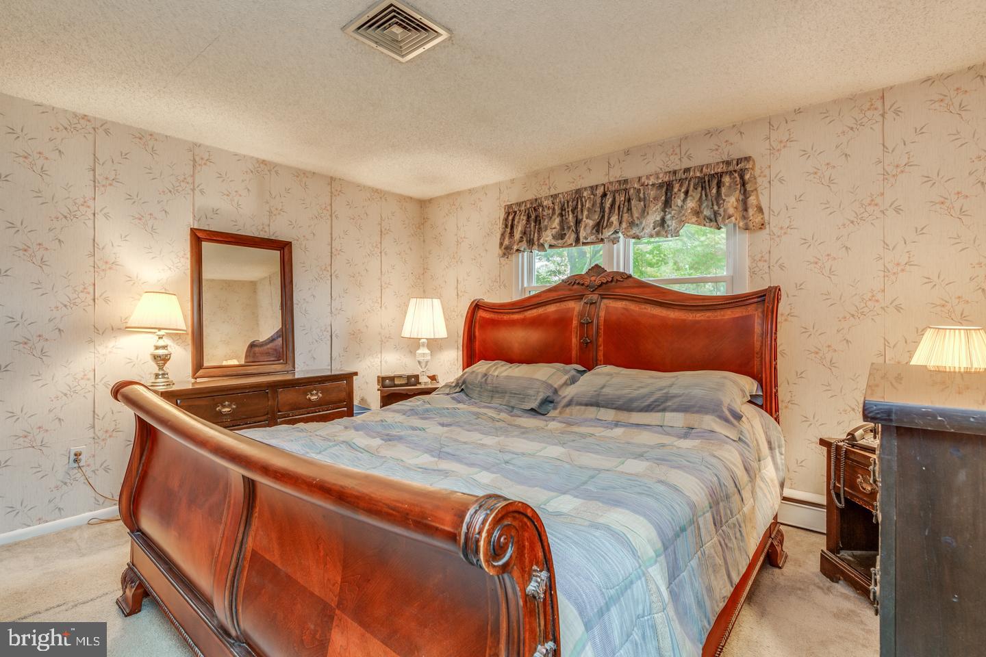 18 Evergreen Road Stratford, NJ 08084 - Photo 12 of 28 Master bedroom