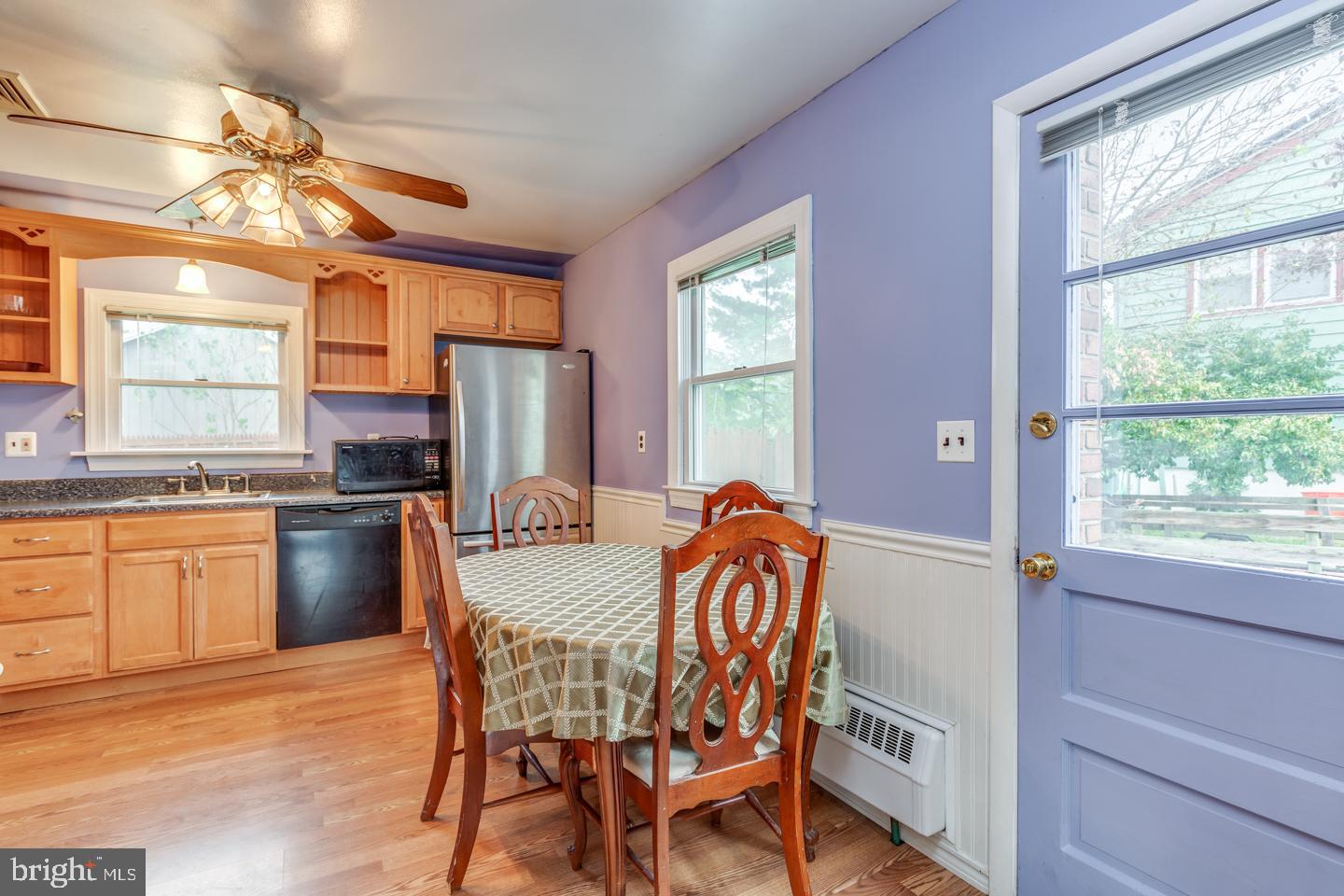 18 Evergreen Road Stratford, NJ 08084 - Photo 7 of 28 Eat in kitchen