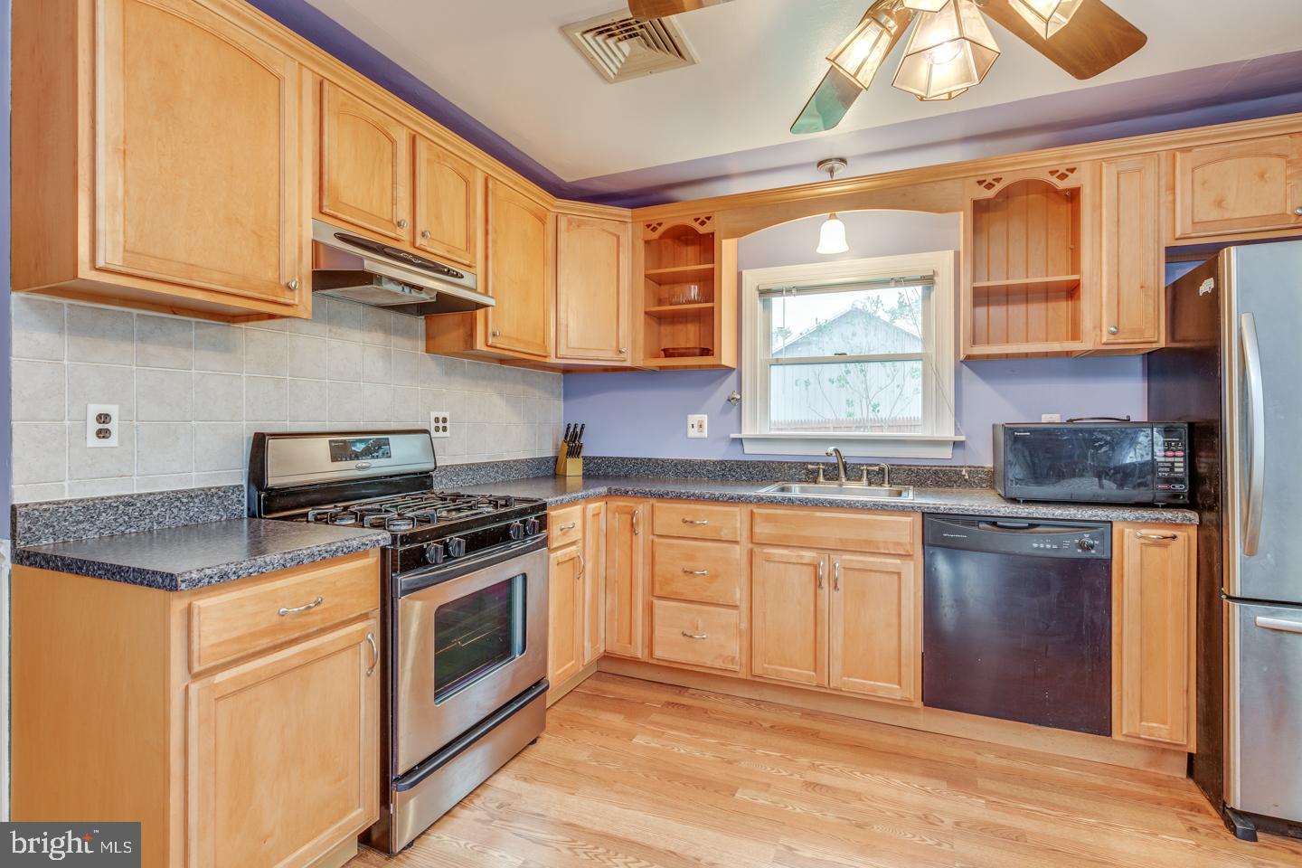 18 Evergreen Road Stratford, NJ 08084 - Photo 8 of 28 Kitchen