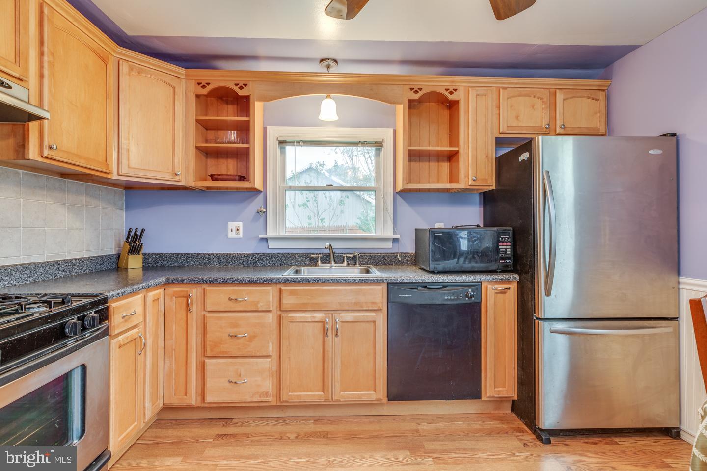 18 Evergreen Road Stratford, NJ 08084 - Photo 9 of 28 Kitchen