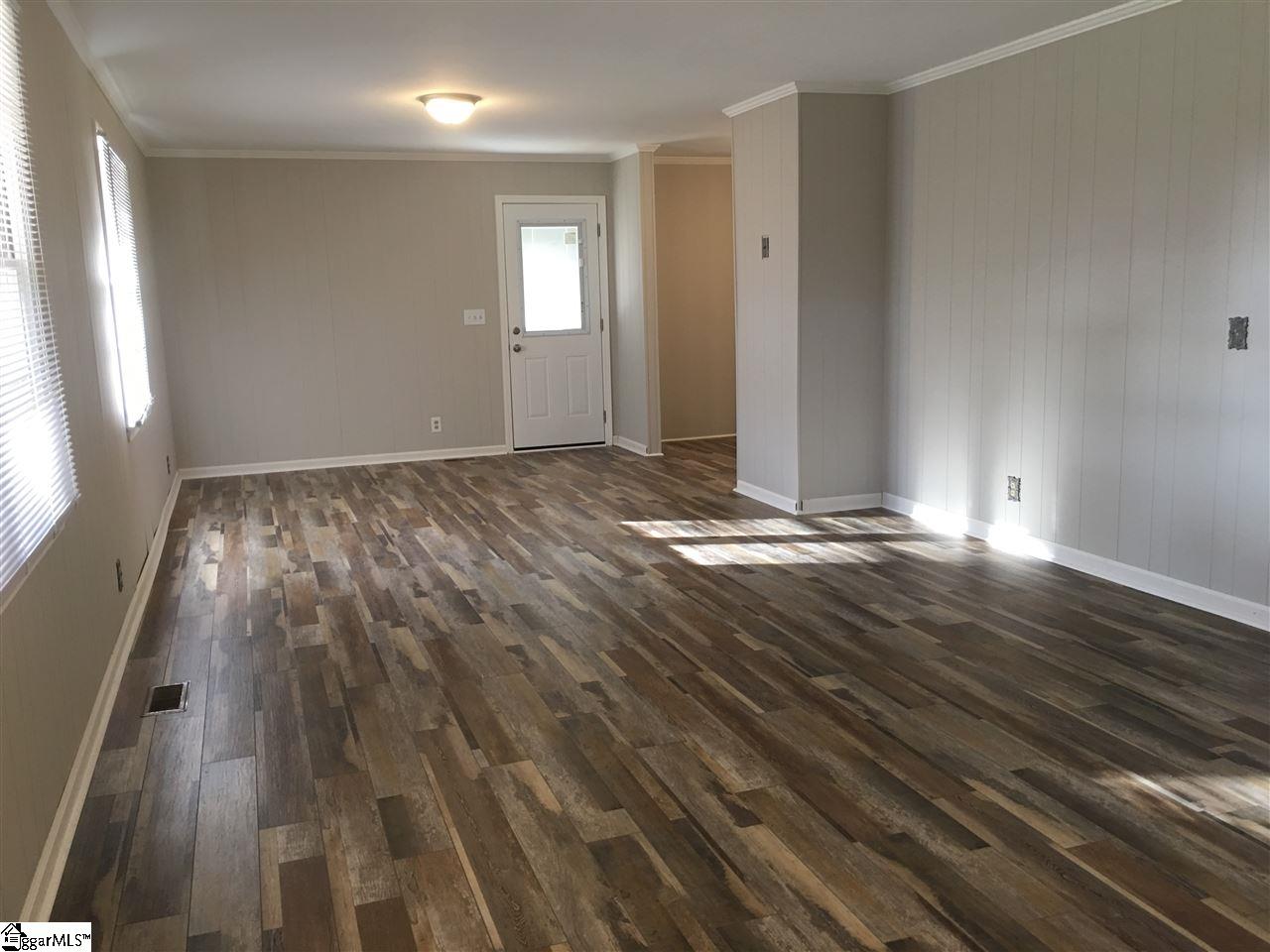 212 Ridgecrest Drive Williamston, SC 29697 - Photo 3 of 26