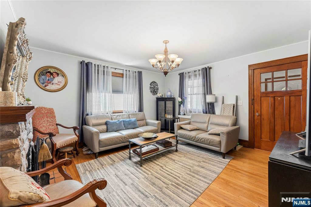 24 Robertson Road West Orange, NJ 07052 - Photo 4 of 27