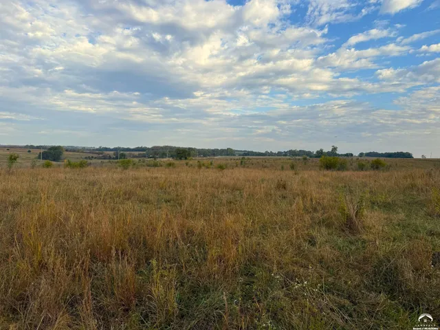 $200,000 | 105 North 1250 Road, Berryton, KS 66409