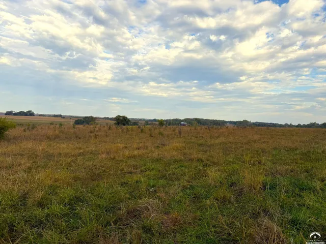 $200,000 | 105 North 1250 Road, Berryton, KS 66409