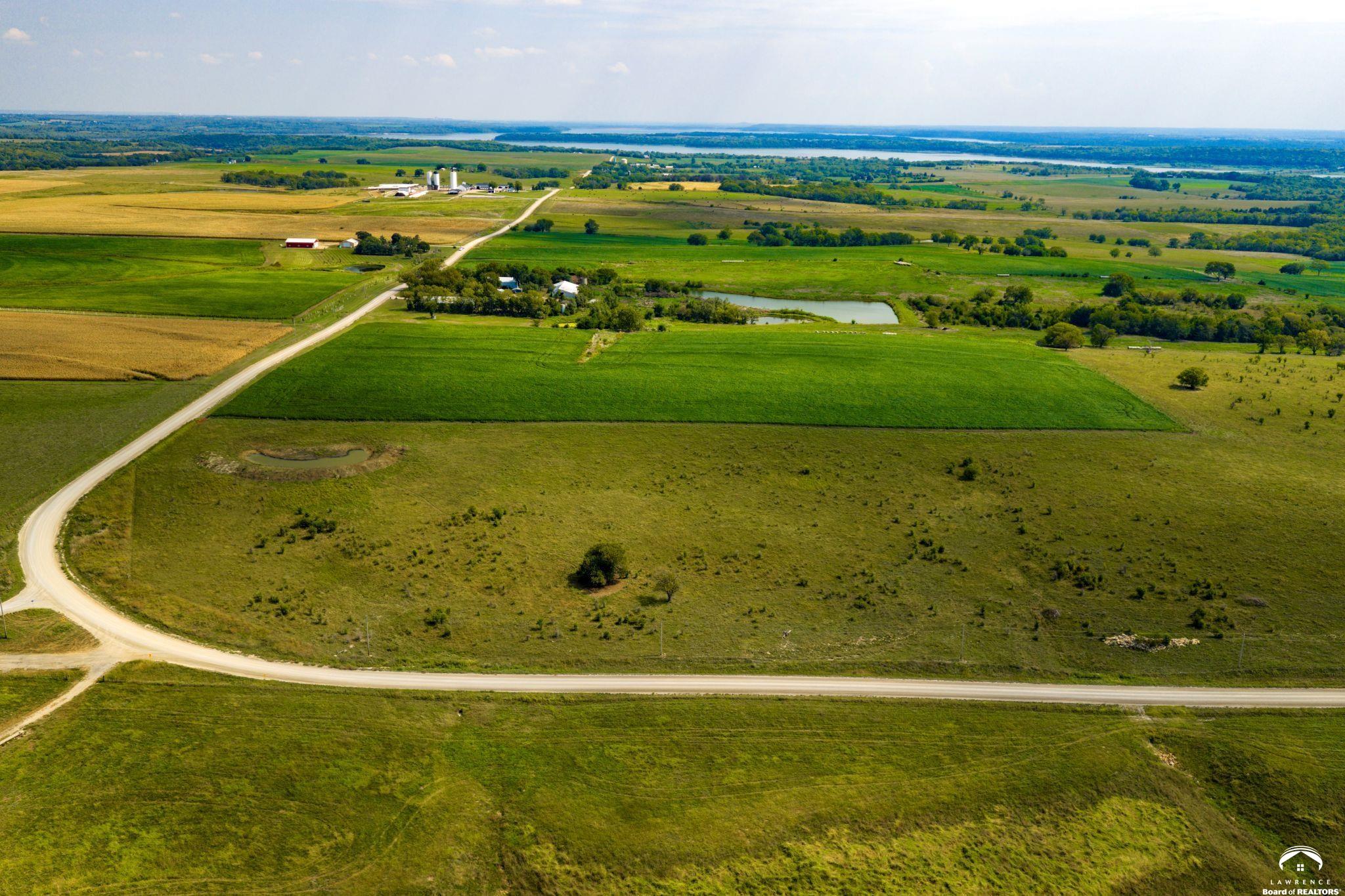 105 North 1250 Road Berryton, KS 66409 - Photo 9 of 23