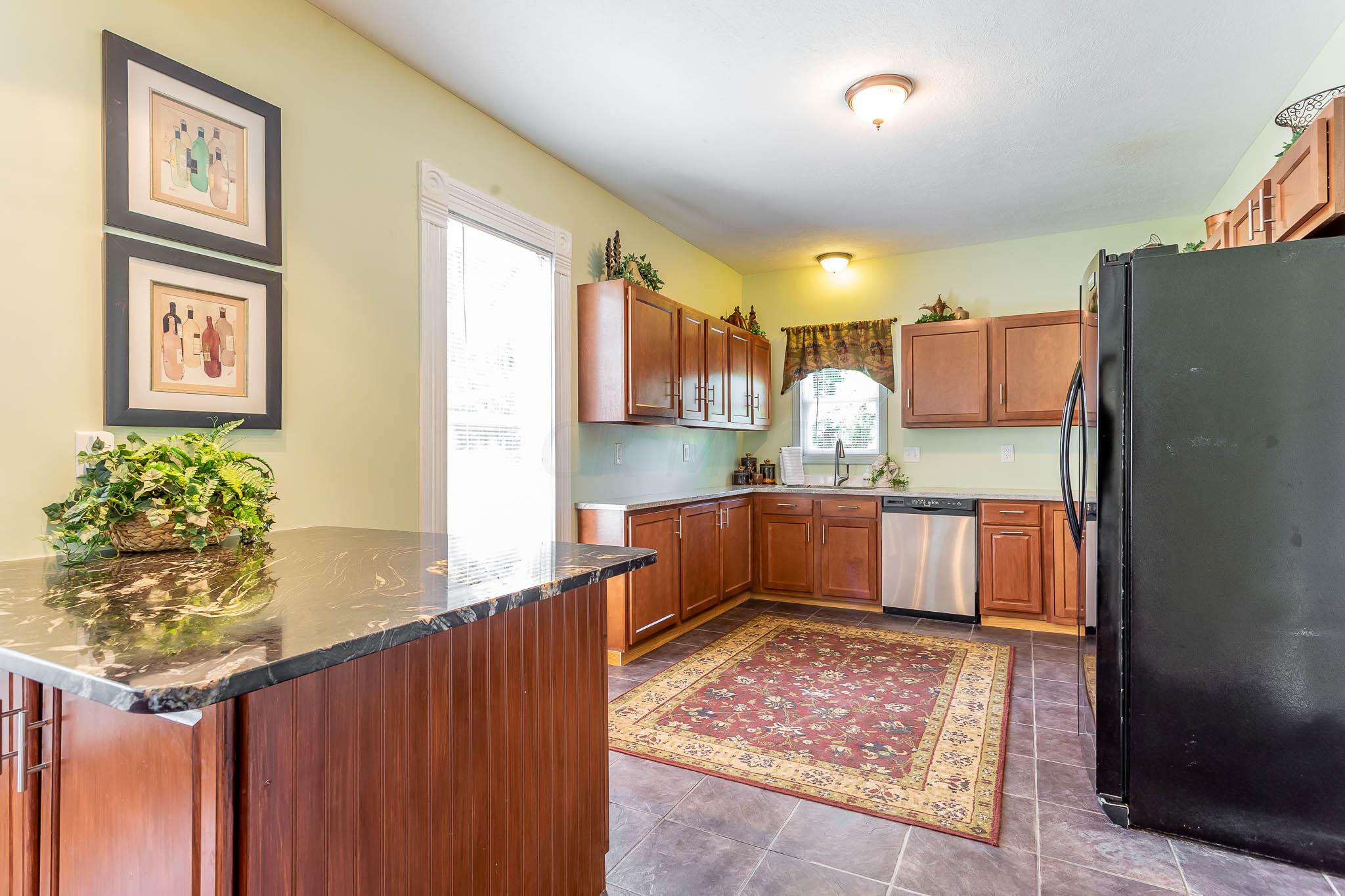 422 Cleveland Road West Huron, OH 44839 - Photo 5 of 37 Gallery Image 5