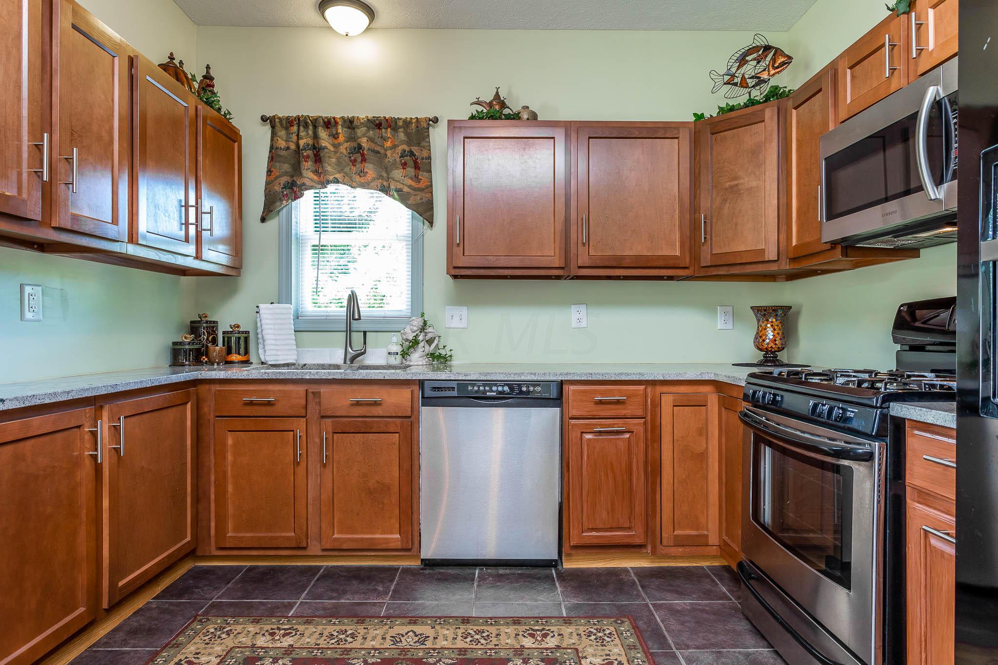 422 Cleveland Road West Huron, OH 44839 - Photo 6 of 37 Gallery Image 6
