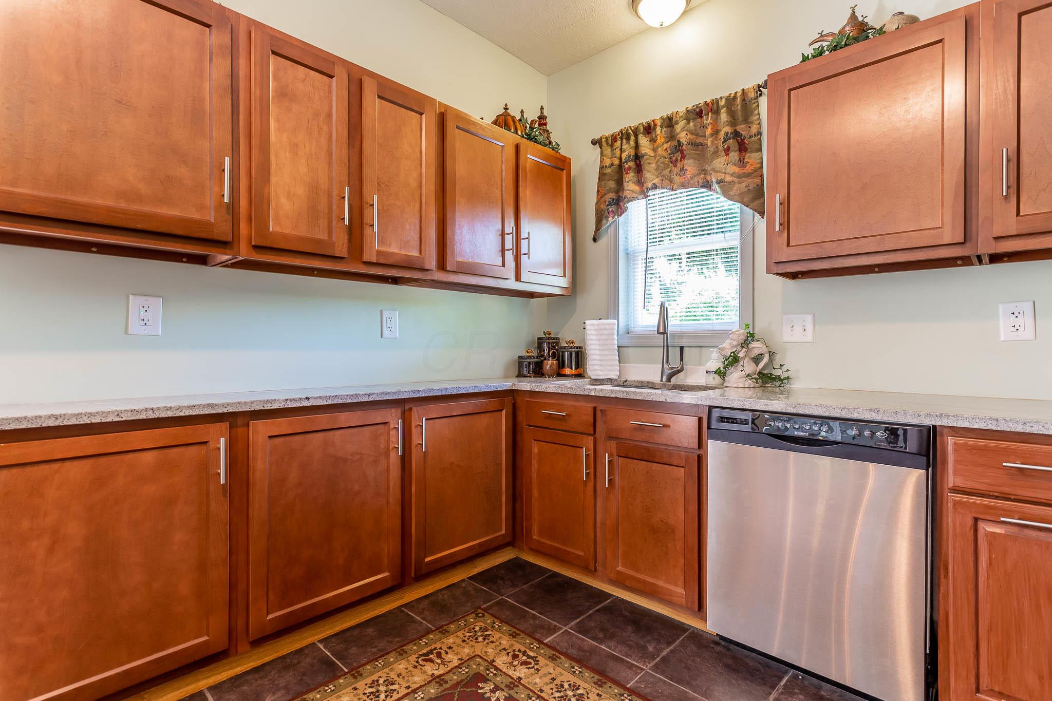 422 Cleveland Road West Huron, OH 44839 - Photo 8 of 37 Gallery Image 8