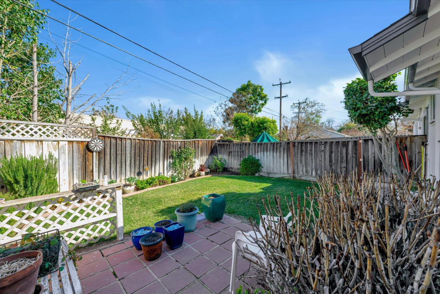 1944 Bird Avenue San Jose, CA 95125 - Photo 8 of 15 a garden view with a seating space