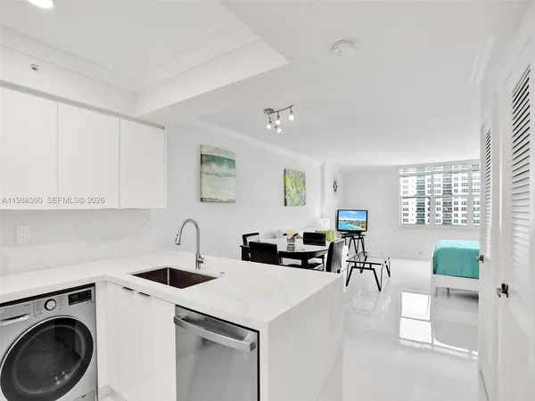 $2,100 | 2501 South Ocean Drive, Unit 934, Hollywood, FL 33019