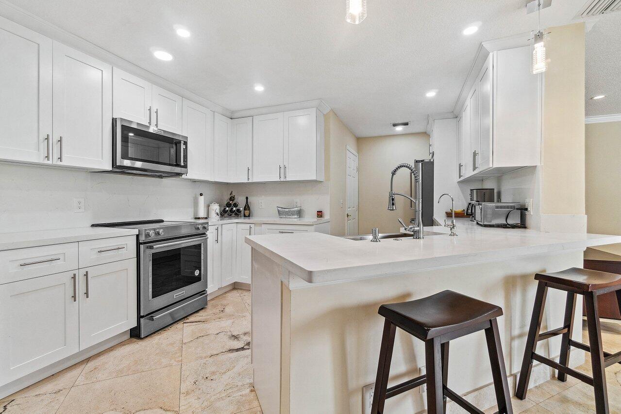 23312 Costa Del Sol Boulevard Boca Raton, FL 33433 - Photo 12 of 51 013-23312CostaDelSolBoulevard-BocaRaton-