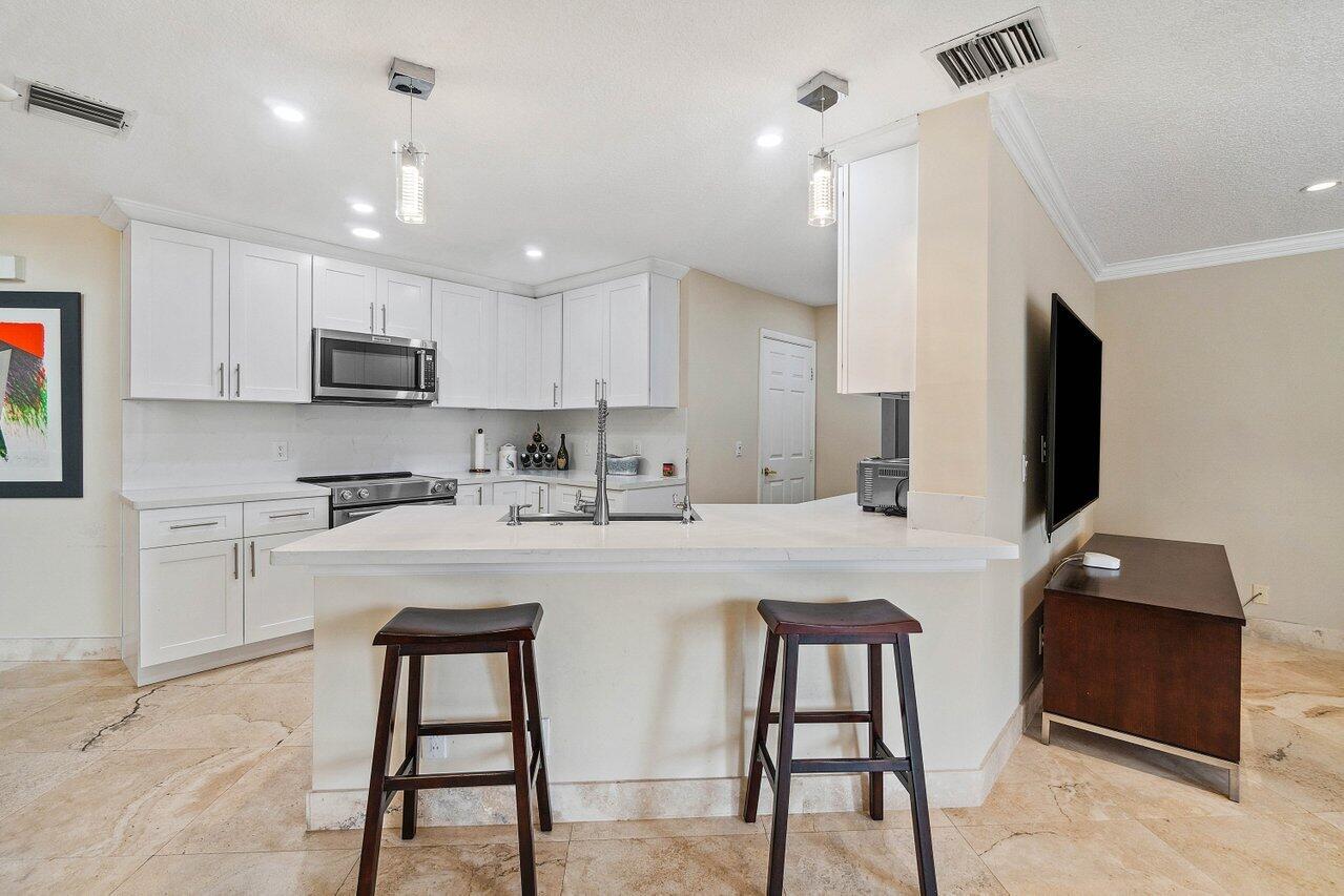 23312 Costa Del Sol Boulevard Boca Raton, FL 33433 - Photo 14 of 51 015-23312CostaDelSolBoulevard-BocaRaton-