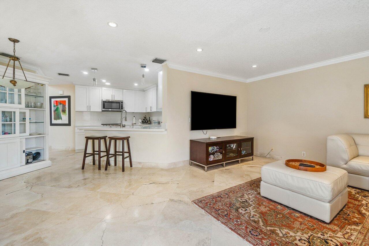 23312 Costa Del Sol Boulevard Boca Raton, FL 33433 - Photo 7 of 51 008-23312CostaDelSolBoulevard-BocaRaton-