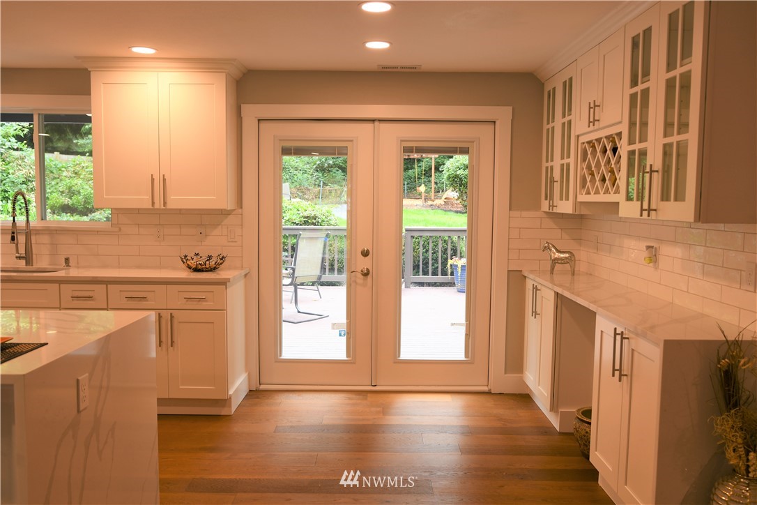 20114 45th Drive Southeast Bothell, WA 98012 - Photo 6 of 28 Gallery Image 6