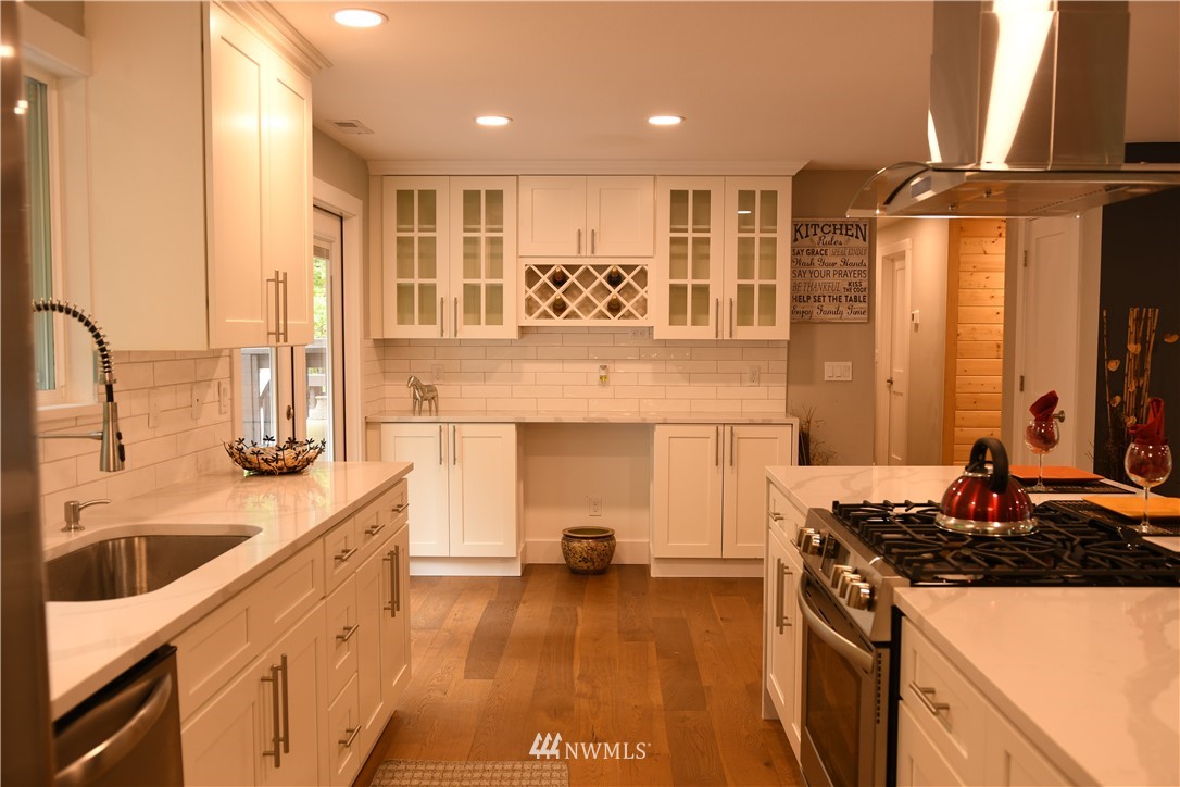 20114 45th Drive Southeast Bothell, WA 98012 - Photo 7 of 28 Gallery Image 7
