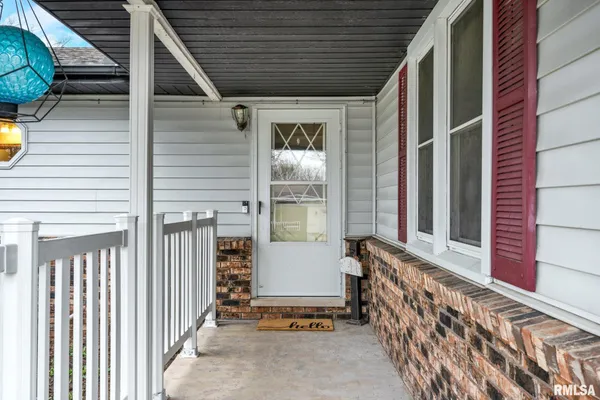$199,900 | 2233 Autumn Drive, Pekin, IL 61554