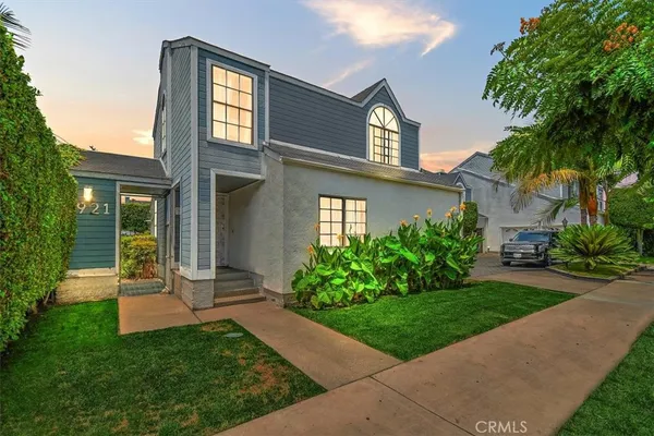 $577,000 | 5921 Templeton Street, Unit G, Huntington Park, CA 90255