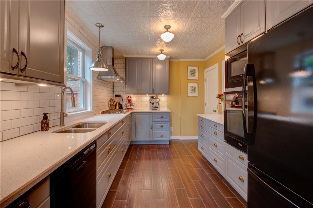 118 Ridgewood Avenue Pittsburgh, PA 15229 - Photo 9 of 25 Gallery Image 9
