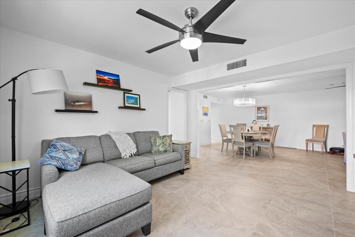 1205 Sandy Lane, Unit 249 Riviera Beach, FL 33404 - Photo 11 of 33 11-LUX_5612 - Copy