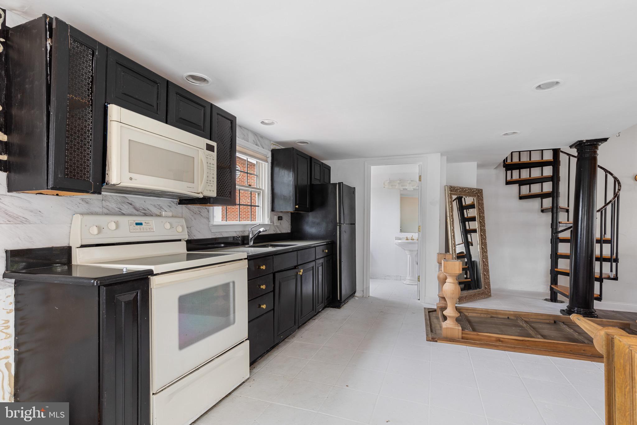 1610 Foxhall Road Northwest Washington, DC 20007 - Photo 15 of 22