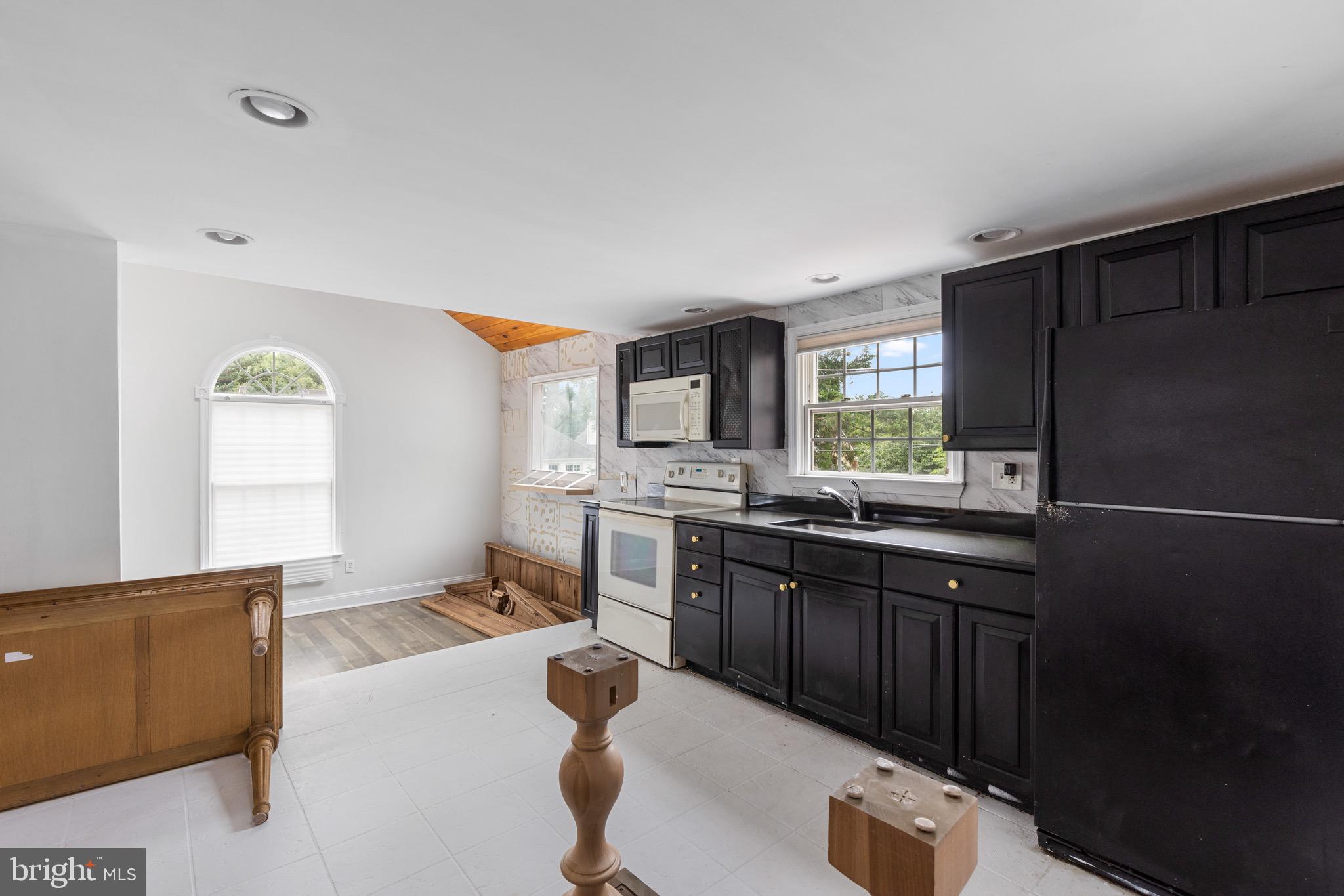 1610 Foxhall Road Northwest Washington, DC 20007 - Photo 16 of 22