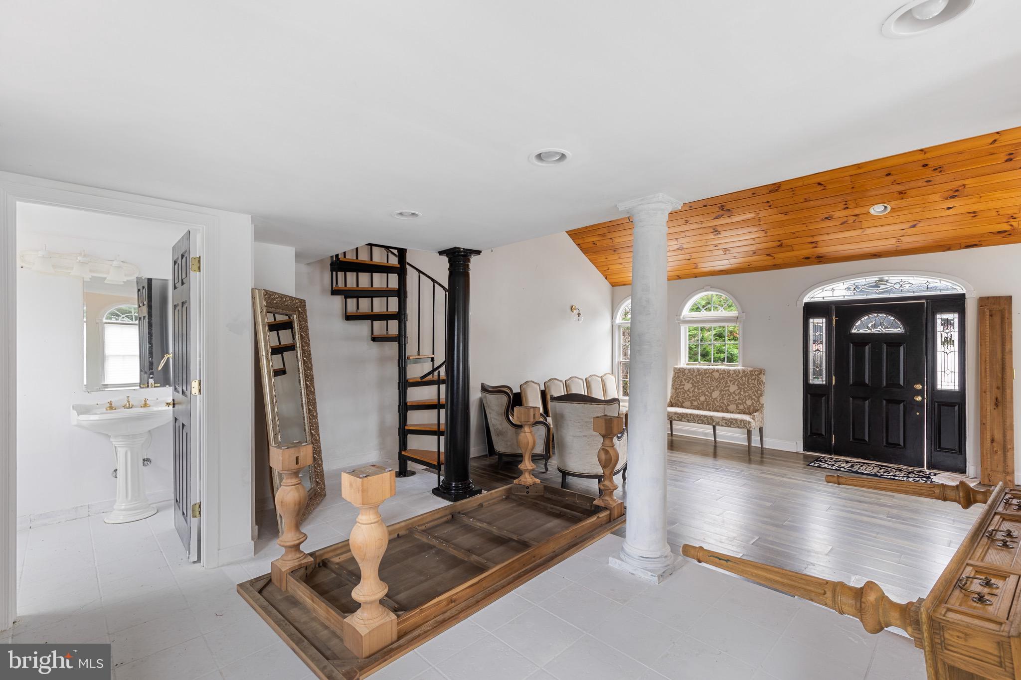 1610 Foxhall Road Northwest Washington, DC 20007 - Photo 17 of 22