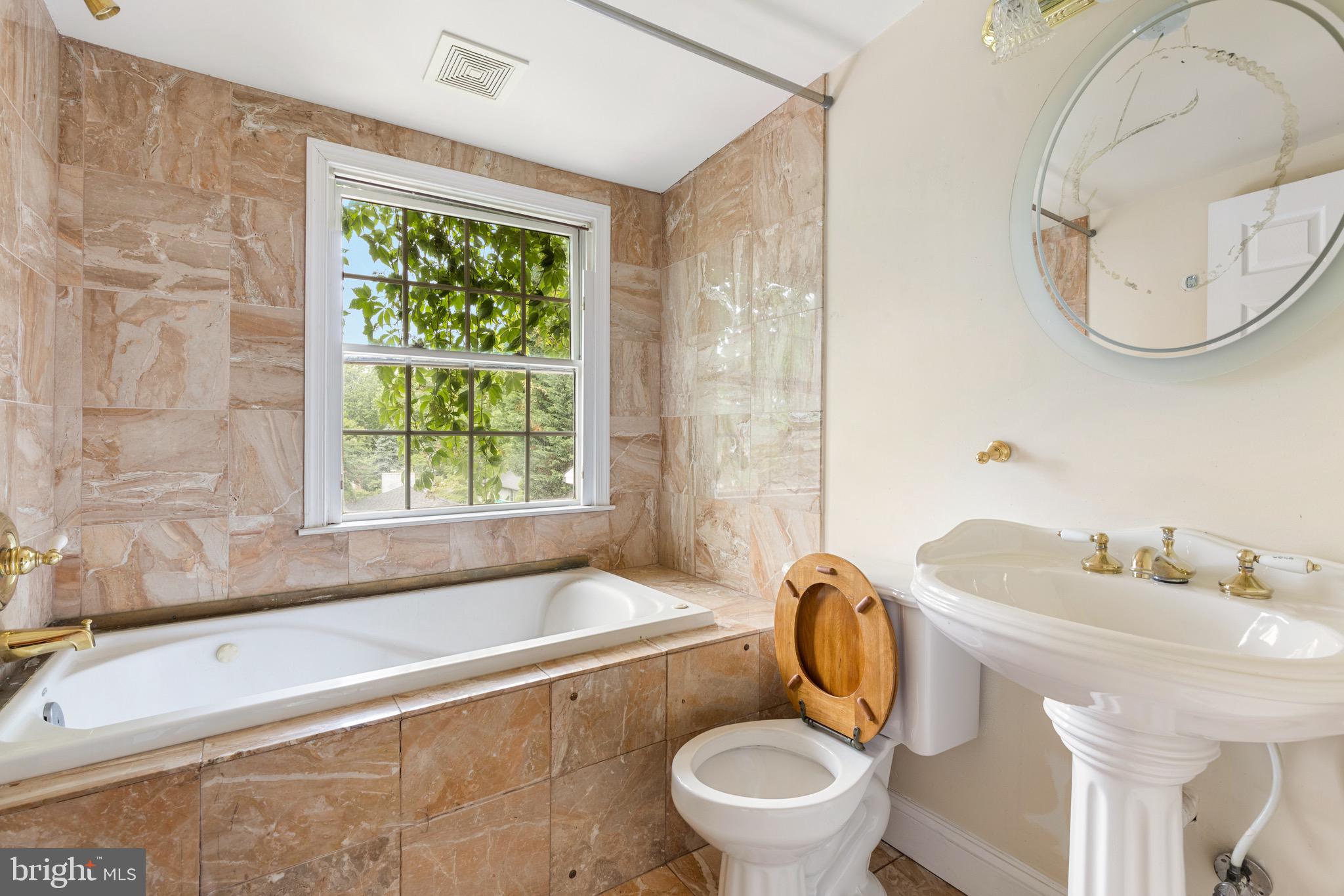 1610 Foxhall Road Northwest Washington, DC 20007 - Photo 21 of 22