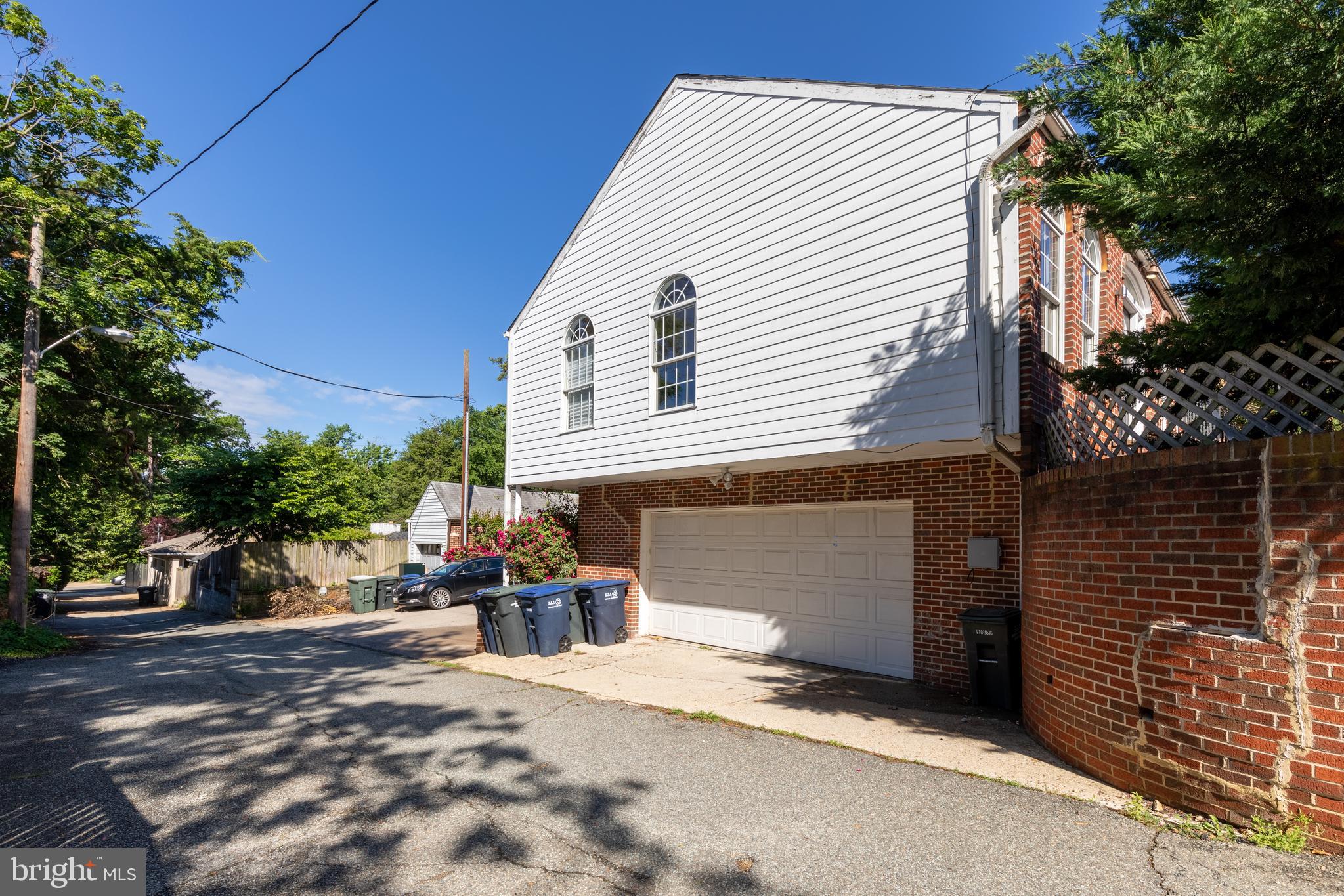 1610 Foxhall Road Northwest Washington, DC 20007 - Photo 3 of 22