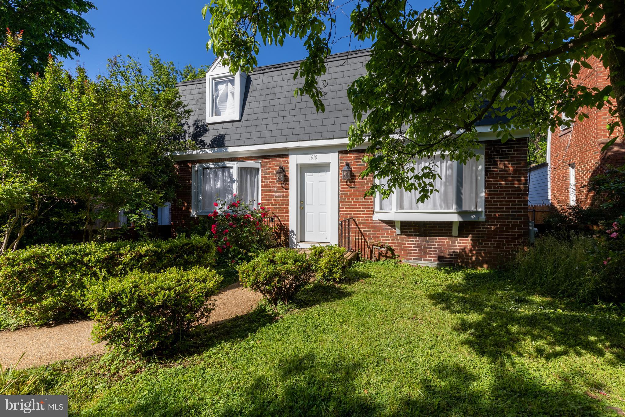 1610 Foxhall Road Northwest Washington, DC 20007 - Photo 6 of 22