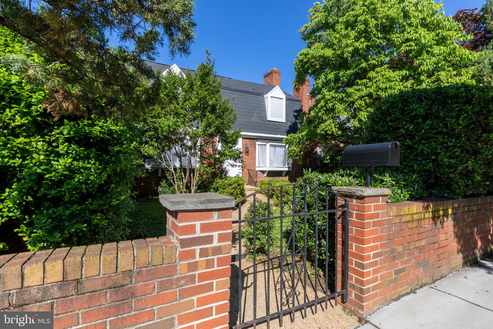 1610 Foxhall Road Northwest Washington, DC 20007 - Photo 8 of 22