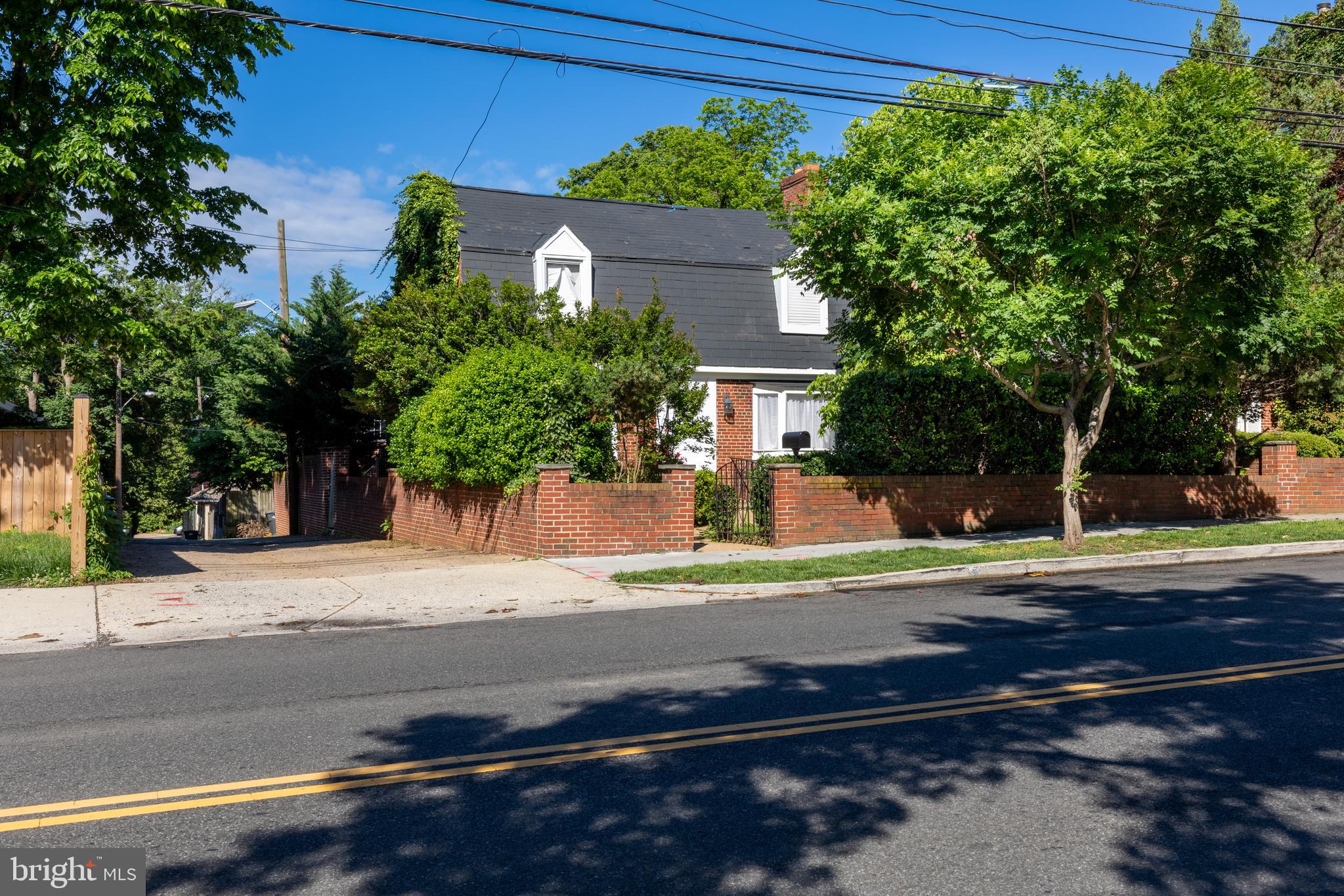 1610 Foxhall Road Northwest Washington, DC 20007 - Photo 9 of 22