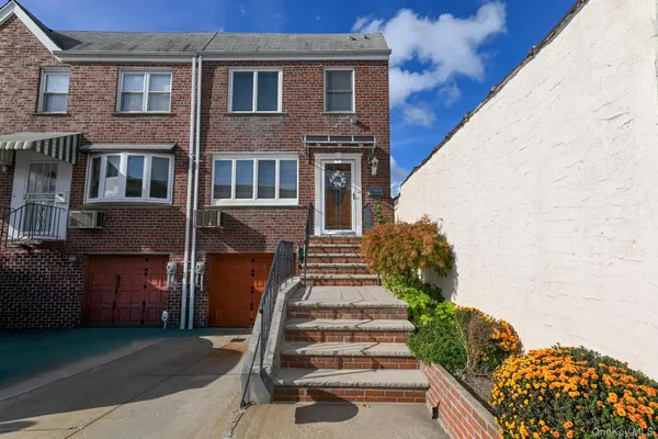 $859,999 | 71-12 71st Place | Glendale