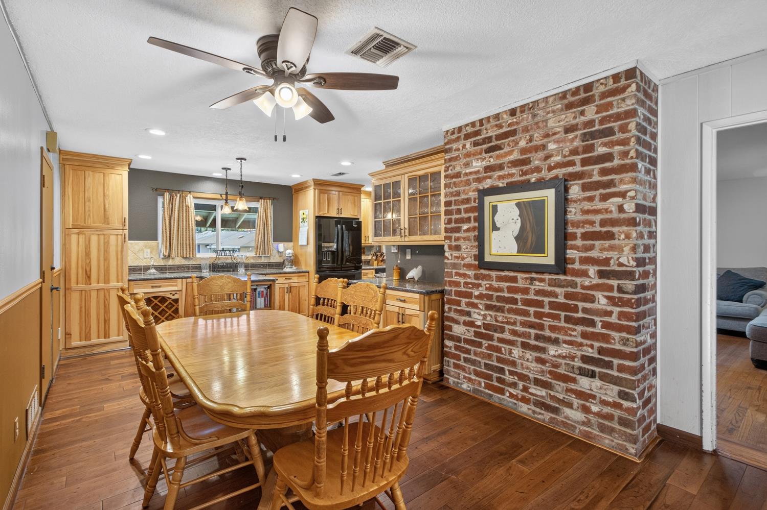 5000 Patric Way Carmichael, CA 95608 - Photo 17 of 51 Gallery Image 17