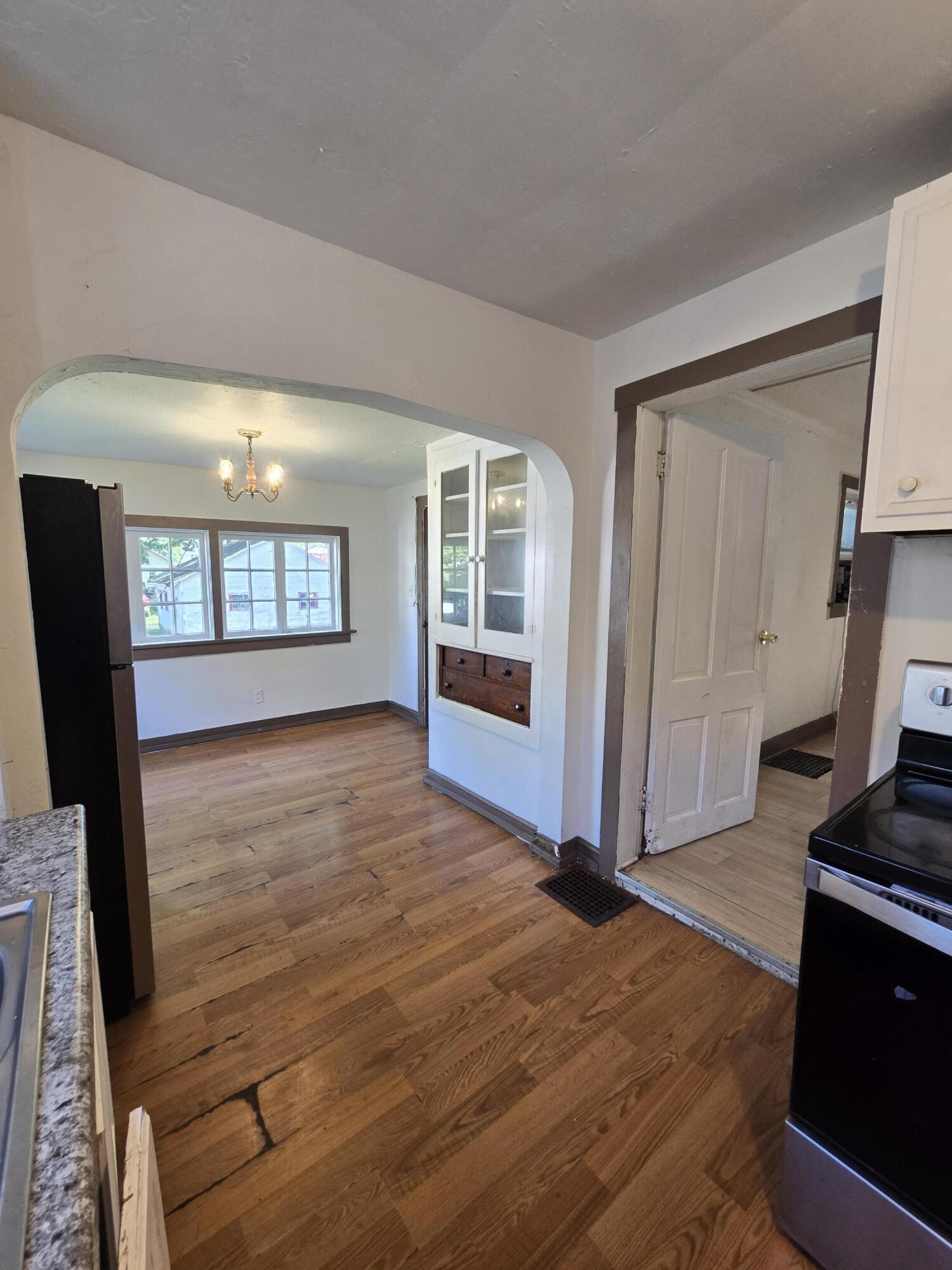 1908 West Washington Street Springfield, OH 45506 - Photo 8 of 14 20260724_105554
