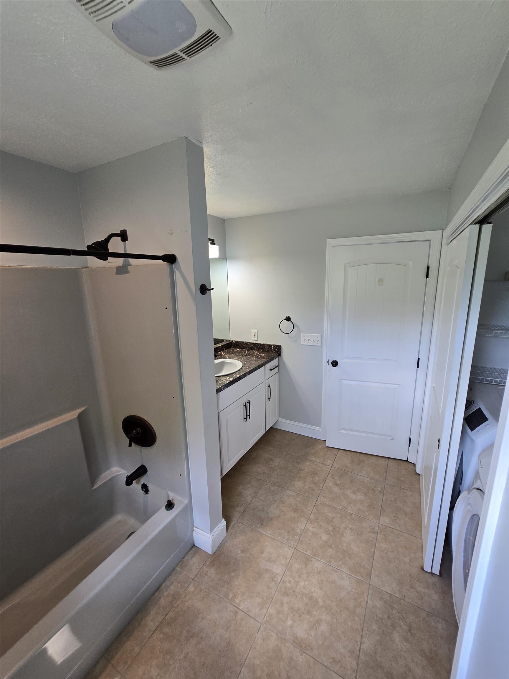 25 West Rosedale Avenue Manchester, NH 03103 - Photo 12 of 15